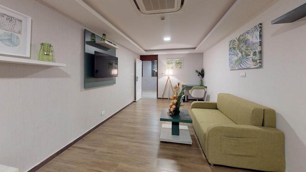 37Th Crescent Boutique Suites Бангалор Екстериор снимка