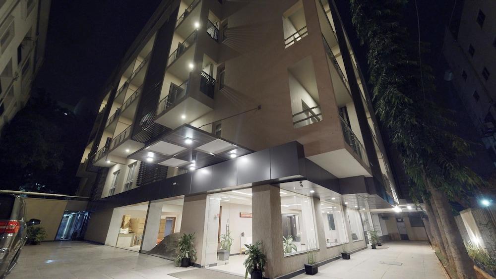 37Th Crescent Boutique Suites Бангалор Екстериор снимка